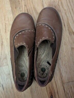 Earth Origins 6M Brown Leather Slip On Comfort Loafers Casual Walking Shoes